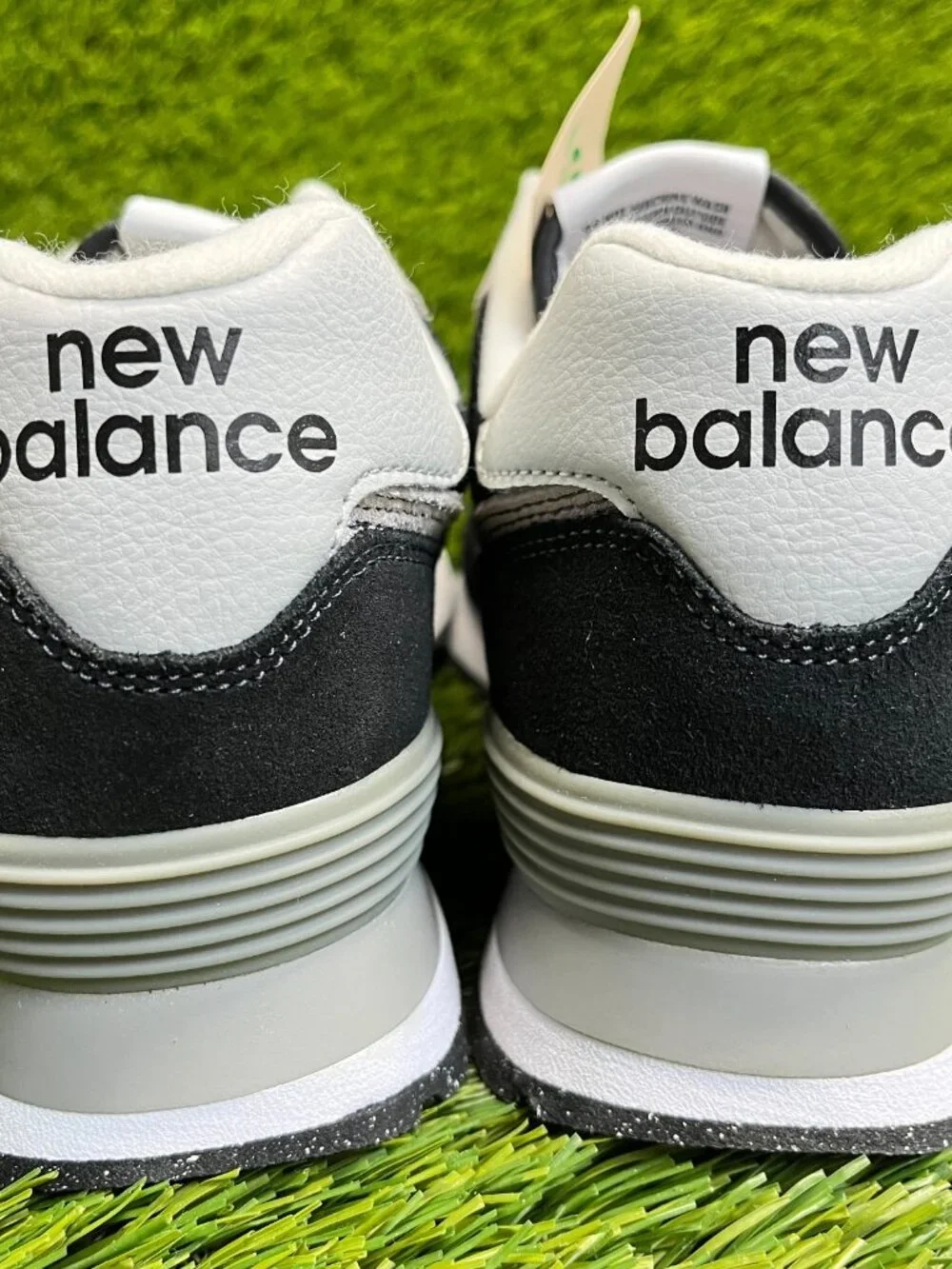 New Balance 574 Classic Mens Size 8 Black‎ Gray Athletic Running Shoes Sneakers